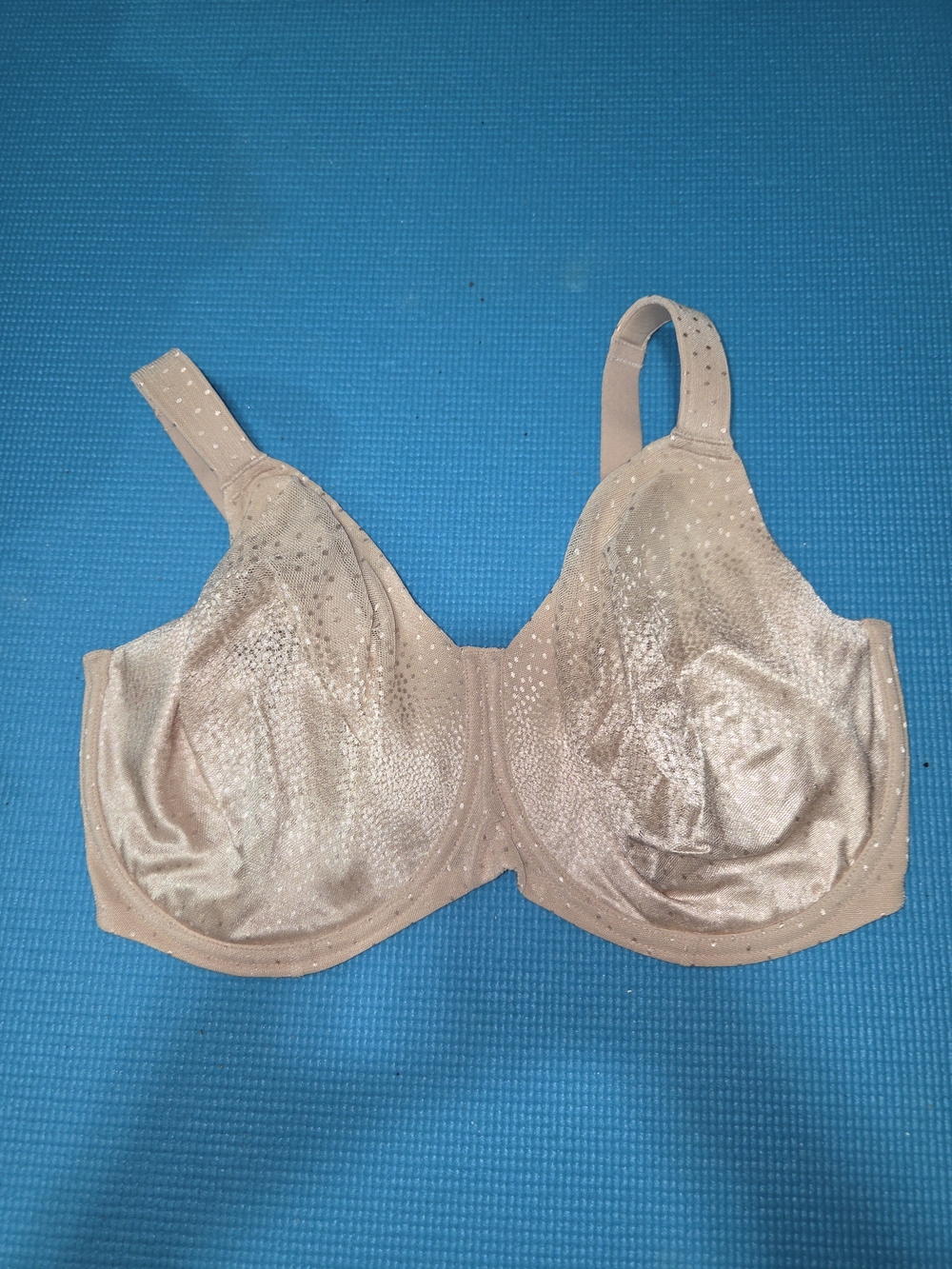 Women's Nude Shimmer Full-Coverage Underwire Bra Wacoal NWOT 38J